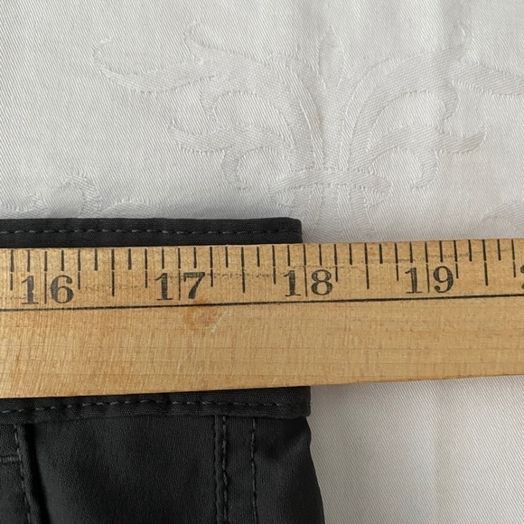 Eddie‎ Bauer Travex Men's Gray Casual Walking Shorts Size 35W - Picture 6 of 9